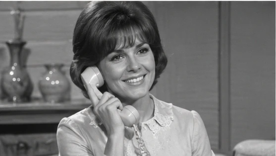 Shelley Fabares Iconic ‘Coach' Star and ‘Johnny Angel' Singer Has Died At 82 by trendiesfocus. Discover the 2026 update on Shelley Fabares. Learn about her career, Johnny Angel success, Coach TV role, and lasting legacy in the USA entertainment industry.